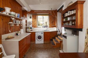 Annexe Kitchen_JH- click for photo gallery